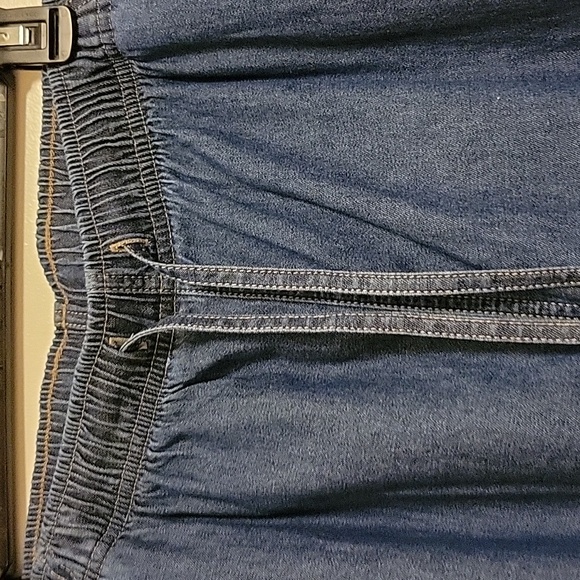 NWT: Gloria Vanderbilt Casuals Elastic Waist Jeans - Picture 2 of 10